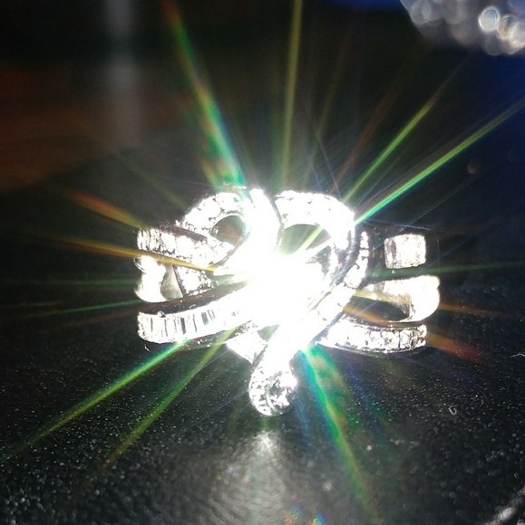 Heart Knot Ring - Picture 5 of 5